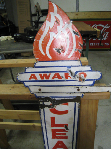 Pan- Am Clean Rest Room Award Flange Sign hover image 2